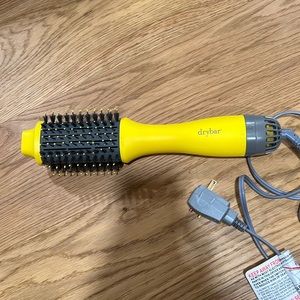 Drybar The Double Shot Oval blow-out Brush dryer